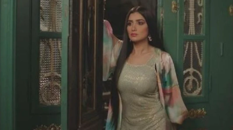 مي عمر تحتفل بنجاح إش إش وتتجاهل اعتزال محمد سامي في أول تعليق لها بعد إعلان زوجها، المخرج محمد سامي، اعتزاله الإخراج الدرامي، وجهت الفنانة مي عمر