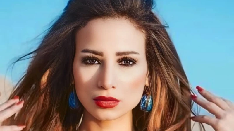 غادة طلعت: سعيدة بنجاحي ومش لاقية وقت أحتفل تصدرت الفنانة غادة طلعت ترند العديد من مواقع التواصل الاجتماعي عقب مشاركتها في العديد من الأعمال الرمضانية.شاركت غادة طلعت في مسلسل قلبي