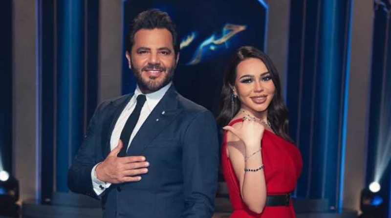 نيشان لحبر سري: مصر تصنع النجوم.. وألقاب الفنانين فضفاضة تحدث الإعلامي اللبناني نيشان، عن ظاهرة ألقاب الفنانين المنتشرة خلال الفترة الأخيرة، قائلا: