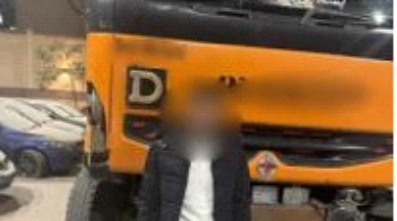 ضبط المتهم بالتسبب في سقوط حجارة من سيارة نقل بحدائق القبة ألقت أجهزة الأمن بمديرية أمن القاهرة، القبض على المتهم بواقعة سقوط بعض مخلفات البناء حجارة