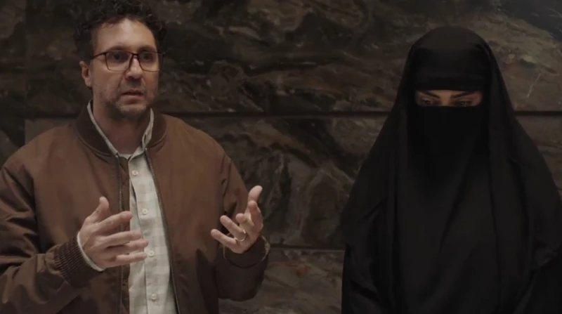 أسماء جلال ترتدي النقاب في أشغال شقة جدا.. والسر في عملية تجميل ازدادت جرعة الكوميديا بشكل كبير خلال أحداث مسلسل أشغال شقة جدا، مع عرض الحلقة الثانية عشر من ثاني مواسم المسلسل. أشغ