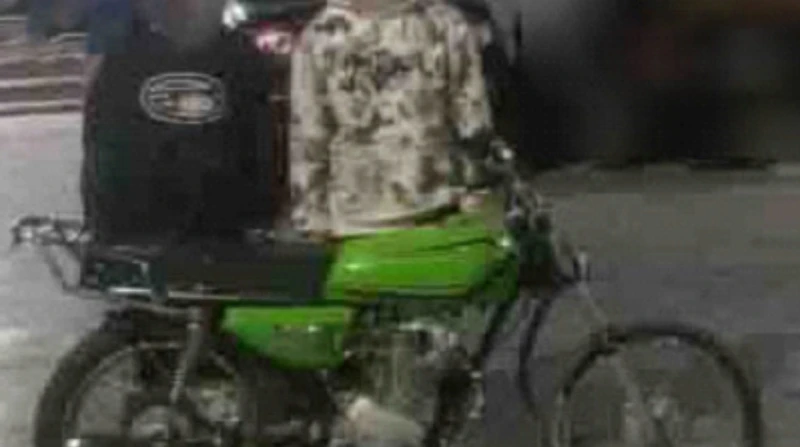 تأكيدا لافاق عربية.. ضبط المتهمين بالاستعراض بدراجة نارية في عين شمس أعلنت أجهزة الأمن بوزارة الداخلية، اليوم الإثنين، القبض على شابين لاستقلالهما