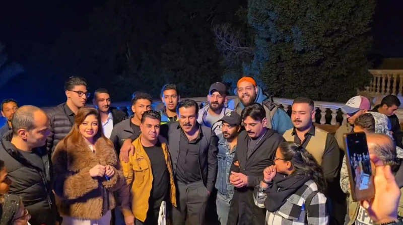 بلال صبري يفاجئ وفاء عامر وحورية فرغلي ومنذر رياحنة في كواليس بنات همام حسم المنتج بلال صبري الجدل حول كواليس مسلسل بنات همام، بعدما أثيرت تساؤلات عن طبيعة العلاقة بين نجوم العمل و