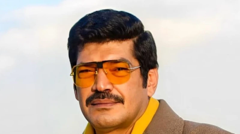 نجوم الفن يواسون باسم سمرة في عزاء والدته (فيديو) بدأ منذ قليل عزاء والدة الفنان باسم سمرة، بمسجد الشرطة في منطقة الشيخ زايد، وحرص العديد من نجوم