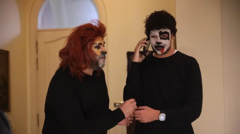 مفاجآت وتصاعد درامي مثير.. الحلقة 12 من مسلسل الكابتن شهدت الحلقة الثانية عشر من مسلسل الكابتن تطورات درامية مشوقة، حيث تخللتها مواقف كوميدية وصراعات عاطفية بين الشخصيات الرئيسية.ص