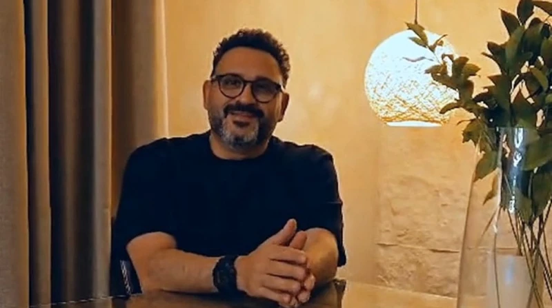 بينهم أكرم حسني.. نجوم الفن يدعمون مبادرة عنيك في عنينا لمكافحة العمى أطلق عدد من الفنانين، من بينهم أكرم حسني، مي كساب، كارولين عزمي، وبسمة بوسيل، حملة لدعم مبادرة عنيك في عنينا،