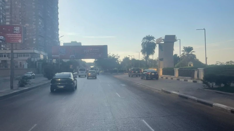 كثافات بهذه الطرق.. تعرف على الحالة المرورية بشوارع القاهرة والجيزة شهدت بعض الطرق وشوارع وميادين محافظتي القاهرة والجيزة، والمحاور الرابطة بين
