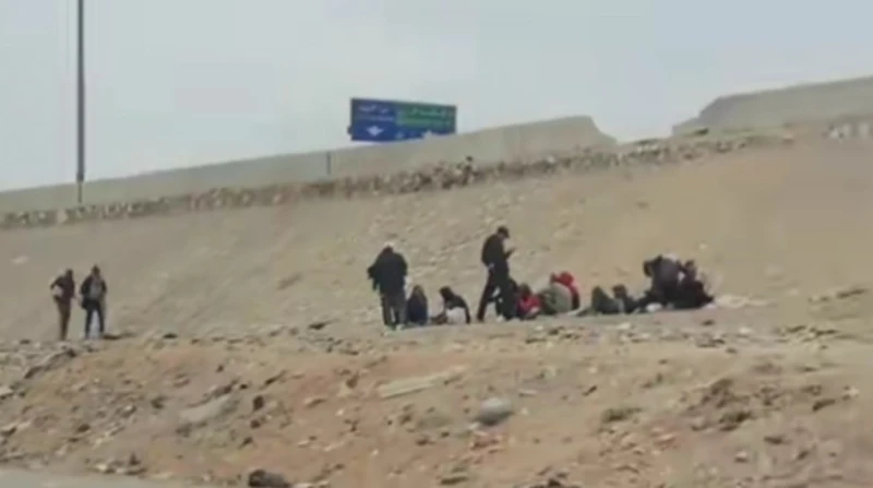 الأجهزة الأمنية تحقق في فيديو متداول عن تعاطي وتجارة المخدرات بالقليوبية تفحص الأجهزة الأمنية في مديرية أمن القليوبية مقطع فيديو متداول عبر مواقع التواصل الاجتماعي، يظهر مجموعة من 