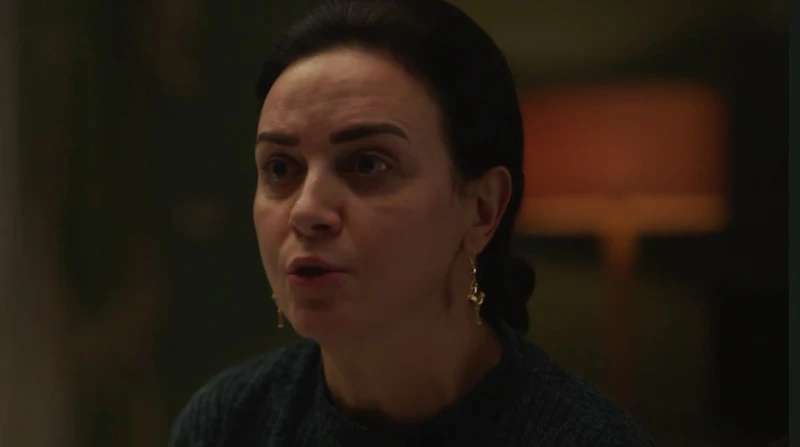 هند في ورطة.. ملخص الحلقة 5 من مسلسل ظلم المصطبة شهدت الحلقة الخامسة من مسلسل ظلم المصطبة بطولة إياد نصار وفتحي عبدالوهاب وريهام عبدالغفور، أحداثا مثيرة.بدأت الحلقة بمشاجرة بين حما