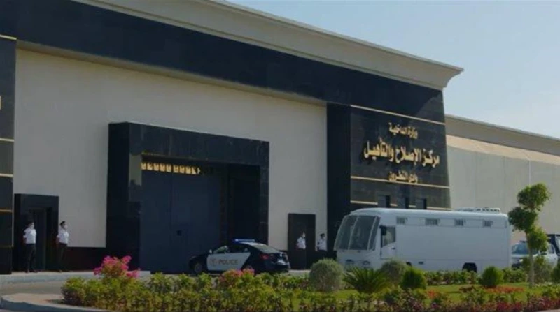 بمناسبة عيد الفطر.. زيارة استثنائية لنزلاء مراكز الإصلاح والتأهيل وافق وزير الداخلية، اللواء محمود توفيق، منح جميع النزلاء بمراكز الإصلاح والتأهيل، زيارة استثنائية واحدة بمناسبة عي