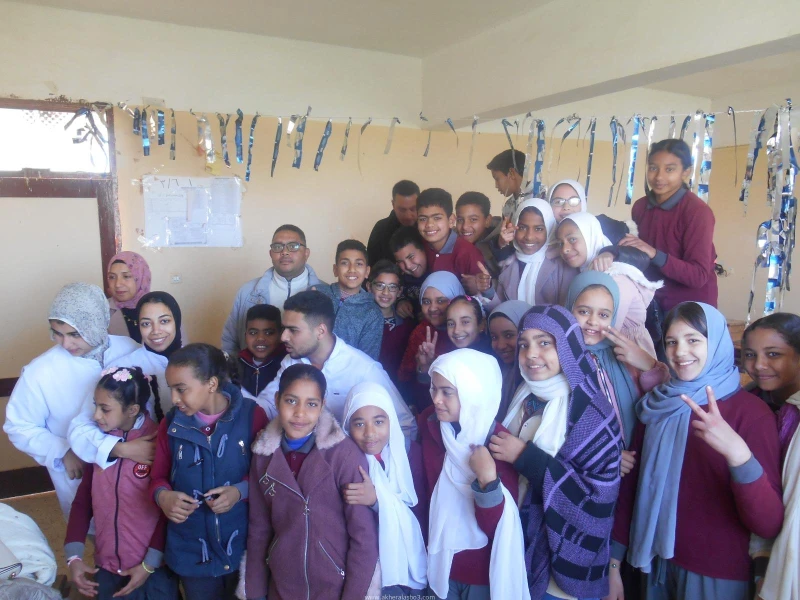 كتبت أمل عبد الرحيم في إطار الدور التوعوي والتثقيفي الذي تقوم به جامعة قناة السويس لتعزيز الوعي الصحي بين طلاب المدارس، نظمت الجامعة ندوة توعوية حول الاهتمام بصحة الفم والأسنان لطل