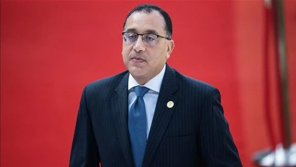 مفاجأة للعاملين بالحكومة والقطاع الخاص فوق سن الأربعين.. تعديل جديد يغير خطط الخروج من الخدمة تدريجيا هل القرار يشمل الرجال والنساء؟ في خطوة مفاجئة ومهمة، أعلنت الهيئة القومية للتأ