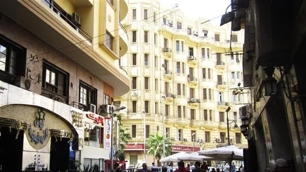 تفاصيل هامة بشأن تطبيق زيادة تصل إلى 15 علي الإيجار القديم يمثل ملف الإيجار القديم أحد أبرز القضايا التي يتحدث عنها الكثير من المواطنين في مصر، والذي يمتد تأثيره إلي عقود طويلة، بق