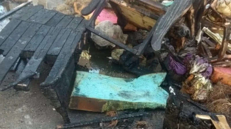 حريق في ورشة نجارة بالفيوم وإصابة نجار بحروق خطيرة اندلع حريق هائل داخل ورشة نجارة بشارع التعاونيات في حي كيمان فارس بدائرة قسم أول الفيوم، نتيجة ماس