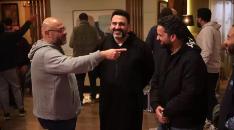 غيرة وطلب زواج من العالم الآخر.. تفاصيل الحلقة الرابعة من الكابتن تواصل أحداث مسلسل الكابتن تصاعدها في الحلقة الرابعة، حيث يقع الكابتن حسام عز الدين، الذي يجسد شخصيته الفنان أكرم ح