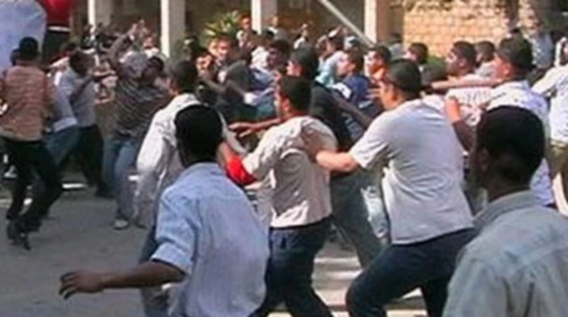 بسبب أولوية المرور.. إصابة 3 أشخاص في مشاجرة بالشرابية شهدت منطقة الشرابية بالقاهرة مشاجرة عنيفة بالأسلحة النارية بين 8 أشخاص بسبب خلاف على أولوية