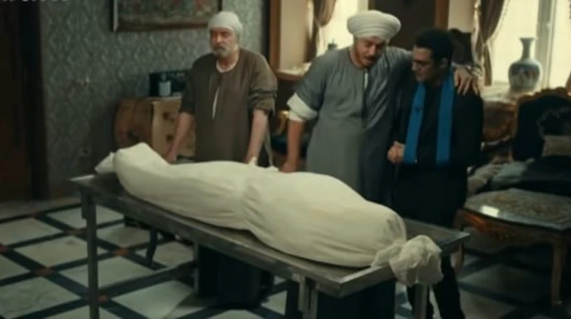 مشاهدة مسلسل حكيم باشا الحلقة 22.. هل يتراجع عن تقسيم الميراث؟ يترقب عشاق الدراما المصرية أحداث الحلقة 22 من مسلسل حكيم باشا، بعدما شهدت الحلقة السابقة وفاة العم نوح وتصاعد التوتر 