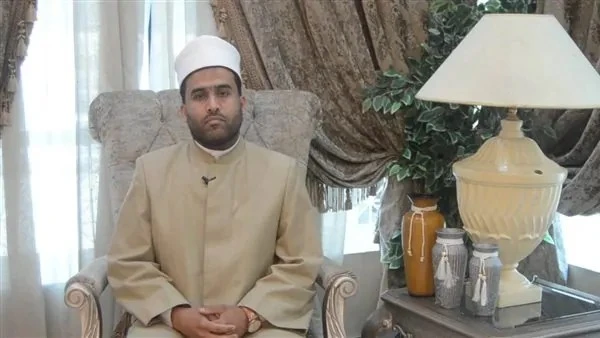 الأزهر للفتوي الإلكتروني: القرآن رفيق الصائم وختمه في رمضان فضل عظيم أكد الشيخ الدكتور عصام شاكر، عضو مركز الأزهر العالمي للفتوى الإلكترونية، أن شهر رمضان هو شهر تجليات الرحمة والب