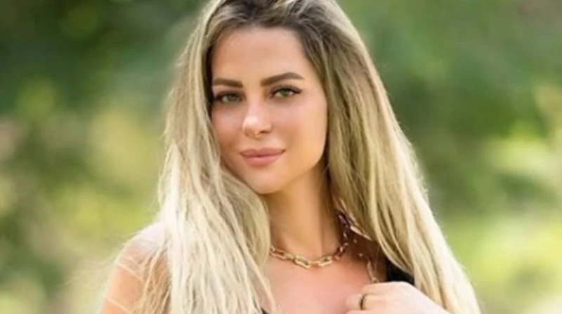 عاوزة تتجوز تاني.. كم يبلغ عمر الفنانة ريم مصطفى؟ بعد الظهور المميز للفنانة ريم مصطفى في برنامج رامز إيلون مصر وإعلان رغبتها في الزواج مجددا، يزداد اهتمام كثير من المتابعين بمعرفة