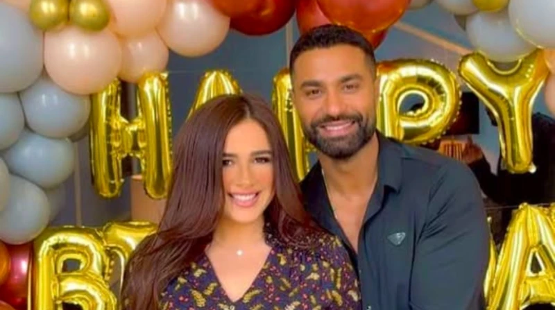 أول تعليق من ياسمين عبد العزيز بعد عرض الحلقة الأخيرة من وتقابل حبيب نشرت الفنانة ياسمين عبد العزيز عبر حسابها الشخصي بموقع التواصل الاجتماعي فيسبوك، صورة تجمعها مع الفنان كريم فهم