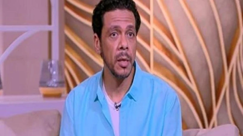 حمزة العيلي: أنا مسافر بكرة من السعودية لمصر.. أفطر ولا أصوم؟ وجه الفنان حمزة العيلي سؤالا فقهيا عبر حساباته الرسمية على مواقع التواصل الاجتماعي