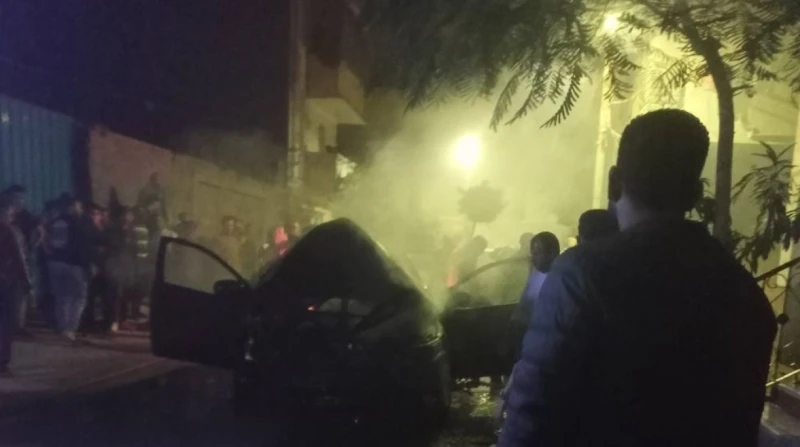 بسبب الألعاب النارية.. تفحم سيارة ملاكي في منطقة الحرس ببنها شهدت منطقة الحرس الوطني في مدينة بنها بمحافظة القليوبية واقعة مؤسفة بسبب لهو الأطفال بصواريخ رمضان في الشوارع مما تسبب 