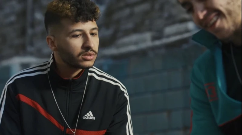 قسيمة طلاق وسجن وغرامة.. ملخص الحلقة الثانية من منتهي الصلاحية انتهت الحلقة الأولى من مسلسل منتهي الصلاحية باصطحاب أفراد الشرطة لصالح محمد فراج إلى النيابة، ما رسم علامات استفهام ع