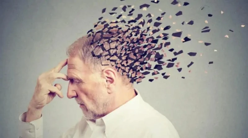 هل فقدان حاسة الشم علامة تحذيرية للإصابة بألزهايمر؟ دراسة تجيب نجح فريق من الباحثين الأمريكيين في تطوير اختبار بسيط يعتمد على حاسة الشم، للكشف عن مرض ألزهايمر في مراحله الأولية، مم