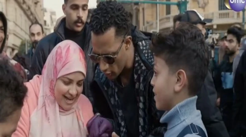 بين 33 مليون متابع.. صعيدية تفوز ب 100 ألف جنيه في مدفع رمضان واصل الفنان محمد رمضان، توزيع الجوائز المالية على جمهوره من جميع المحافظات، ببرنامجه مدفع رمضان. انستجرام كلمة السر في