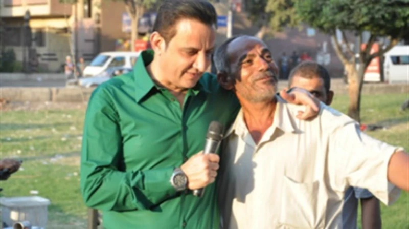 من ذهب طارق علام لشراب العوضي.. كيف تغيرت مسابقات شهر رمضان؟ ركض الشاب الذي لم يبلغ ال 30 عاما حينها، بين شوارع القاهرة القديمة، بحثا عن المعدن الطيب الذي يساوي الذهب، من أجل الفوز