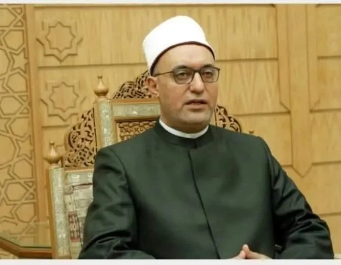 هل إزالة الشعر ب الليزر للمرأة الصائمة يؤثر على صحة صيامها؟.. مفتي الجمهورية يجيب رد الدكتور نظير عياد مفتي الجمهورية، على سؤال ورد إليها نصه: هل إزالة الشعر ب الليزر للمرأة الصائم