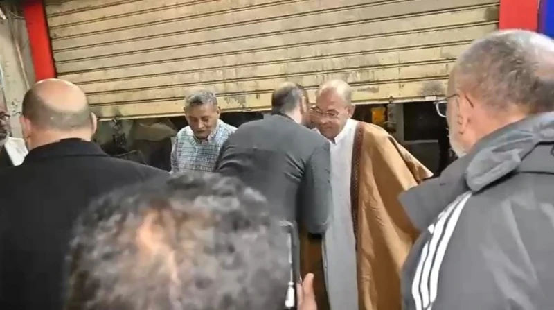 والد فتاة ترسا عن جلسة الصلح: كنت في موقف محرج كشف والد نور، الشهيرة بفتاة ترسا التي تعرضت هي ووالدها لاعتداء من قبل 20 شخصا في مدخل العمارة التي يقطنان بها، تفاصيل جلسة الصلح التي