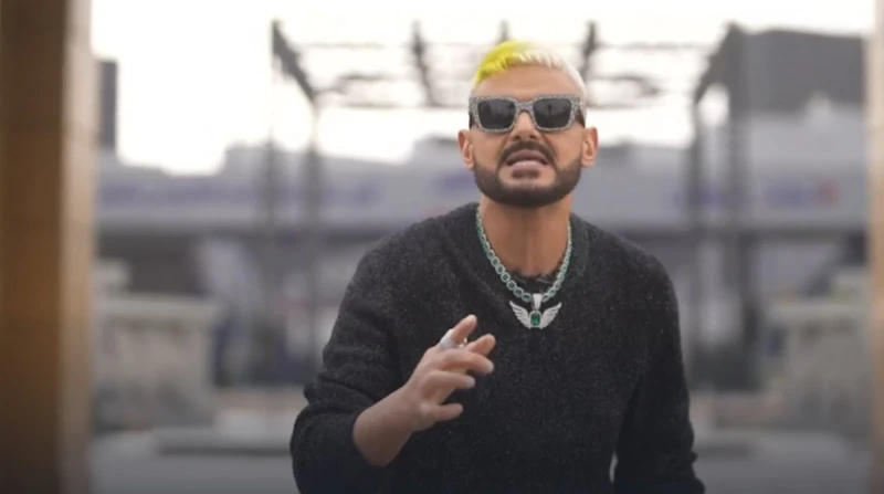 الكوميديان المليان.. رامز جلال يسخر من محمد عبدالرحمن في إيلون مصر حل الفنان الكوميدي محمد عبد الرحمن ضيفا على الحلقة ال19،من برنامج المقالب الشهير