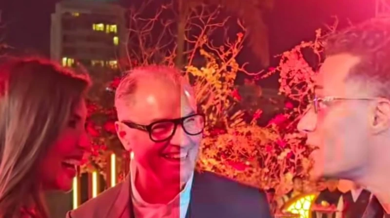 قالت له وحشتني.. محمد رمضان يحرج ياسمين صبري: إنت مجنونة؟ تداول رواد مواقع التواصل الاجتماعي فيديو طريف يجمع بين الفنانة ياسمين صبري والفنان محمد رمضان والمنتج سعدي جوهر، والإعلامي