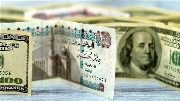 بعد زيادة السيولة الدولارية ورغم تدفق المليارات فهل يكسر الجنيه المصري حاجز الاستقرار أمام الدولار ويتحرك سعر الصرف؟ الدولار . الجنيه .. تشهد الأسواق المصرية حالة من الترقب بشأن مس