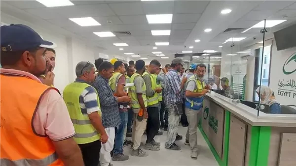 من 500 إلى 1000 جنيه.. موعد صرف منحة العمالة غير المنتظمة لعيد الفطر 2025 أعلنت وزارة العمل عن زيادة في قيمة منحة العمالة غير المنتظمة، والتي ستصرف بالتزامن مع الزيادة الجديدة في م