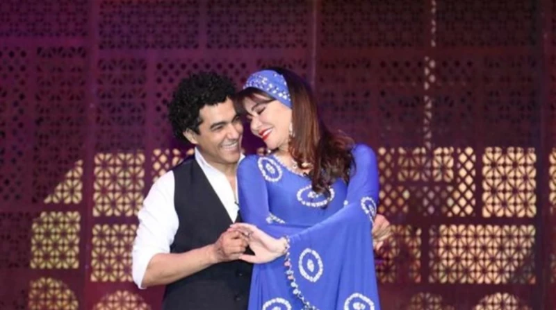 بعد إيقافه 4 أشهر.. ميدو عادل يشتبك مع موظفي مسرح البالون (فيديو) رصدت عدسة موقع افاق عربية مقطع فيديو للفنان ميدو عادل أثناء دخوله في مشادة حادة مع موظفي مسرح البالون، بعد تنفيذهم