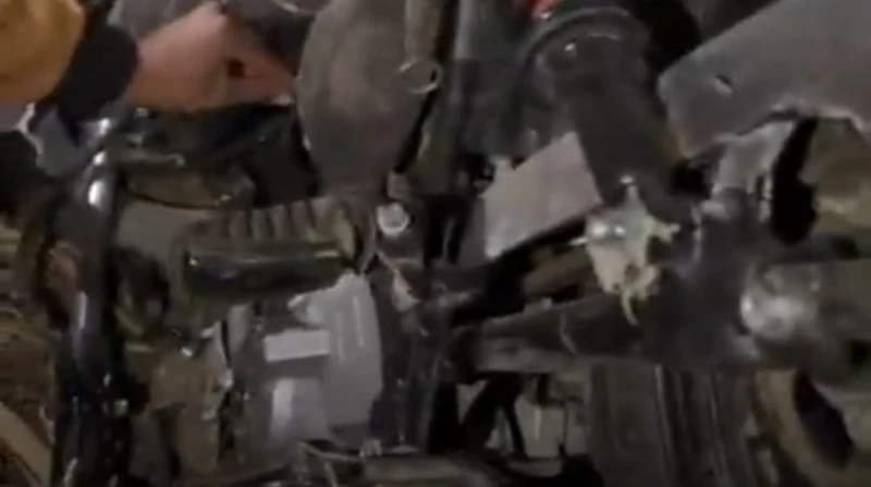 كانوا عائدين من سوهاج.. وفاة 3 أشخاص في تصادم 3 سيارات بقنا لقي ثلاثة أشخاص مصرعهم إثر تصادم سيارتين تريلا بسيارة ملاكي في مدخل الوقف شمال محافظة قنا على الطريق الصحراوي الغربي.تلق