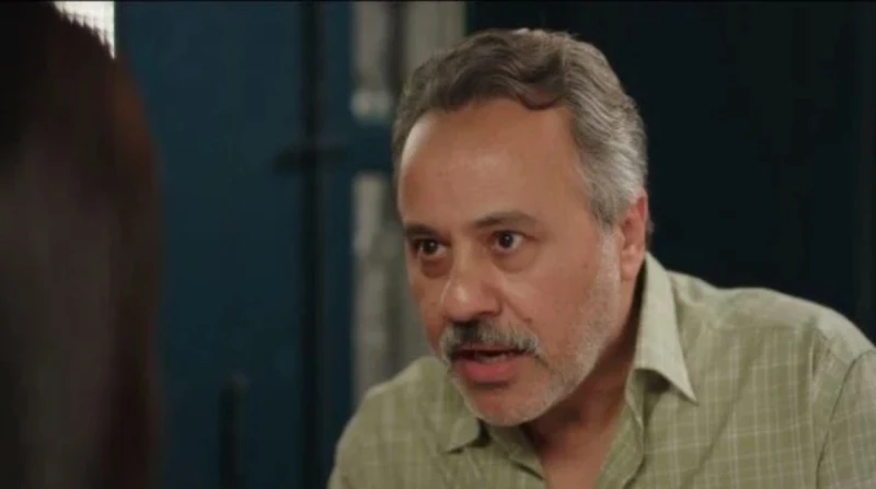 مشاهدة مسلسل إش إش الحلقة 27.. محاولة الاستيلاء على أموال رجب تتصاعد أحداث مسلسل إش إش خاصة بعدما قرر رجب الجريتلي (ماجد المصري)، رد زوجته إش إش (مي عمر)، بعدما طلقها في الحلقات ال