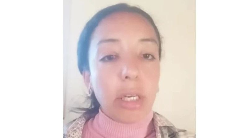 مهووس جهاد.. شاب يطارد ويهدد خطيبته السابقة مدة 7 سنوات أطلقت فتاة تدعى جهاد جميل، استغاثة عبر حسابها على فيسبوك، تكشف فيها تعرضها لمضايقات وتهديدات مستمرة من خطيبها السابق أحمد.ك.