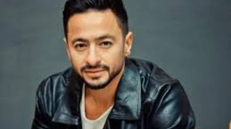 حمادة هلال: رفضت المخدرات منذ البداية.. وأول أجر كان لأمي أجاب الفنان حمادة هلال، على سؤال بشأن سر هدوئه واتزانه رغم أنه بدأ حياته كمطرب أفراح شعبية، مما يدفعه إلى مخالطة بيئة تعتا