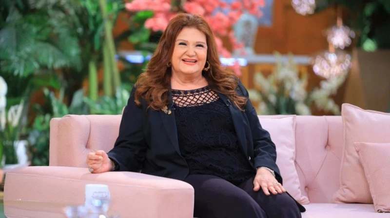 ميمي جمال تكشف تفاصيل دورها في فيلم ري ستارت مع تامر حسني كشفت الفنانة القديرة ميمي جمال تفاصيل دورها في فيلم ري ستارت بطولة الفنان تامر حسني