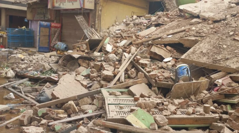 مصرع سيدة وإصابة شخصين في انهيار شرفة منزل بالحوامدية لقيت سيدة مصرعها وأصيب شخصان إثر غنهيار شرفة منزل بمنطقة الحوامدية بمحافظة الجيزة، وتم نقل