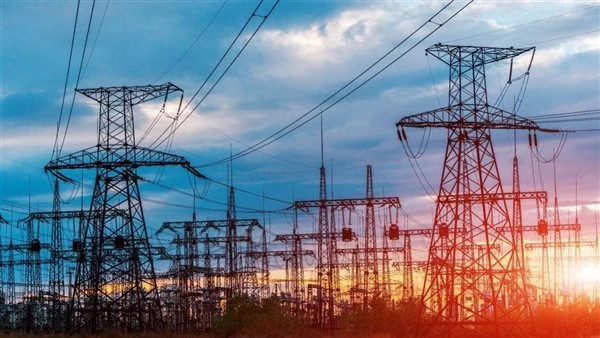 تصريح عاجل من وزير الكهرباء بشأن زيادة الأسعار يونيو 2025 وتخفيف الأحمال خلال الصيف صرح الدكتور محمود عصمت، وزير الكهرباء، أنه لن يتم تحريك أسعار شرائح الكهرباء فى يونيو المقبل رغم