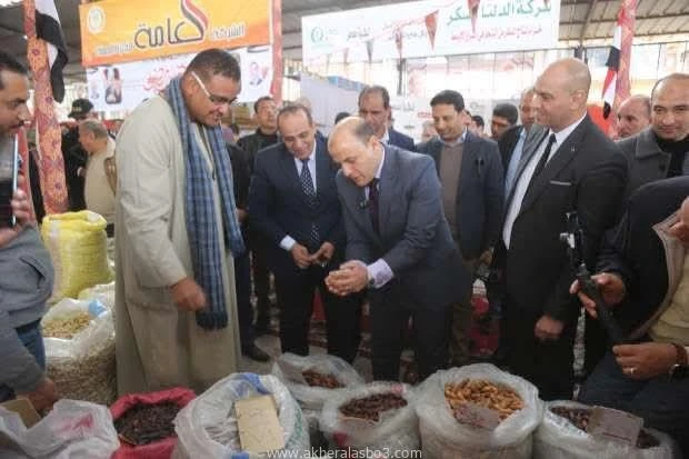 بمناسبة أول يوم رمضان.. تكثيف الحملات الرقابية على الأسواق والمطاعم بكفر الشيخ كفر الشيخ - سهيلة عبد اللطيف وجه اللواء علاء عبد المعطي، محافظ كفر الشيخ، بتكثيف الحملات التموينية وا