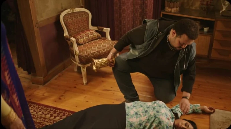 موت قطة وذكاء حنة..مشاهدة الحلقة 23 من مسلسل العتاولة 2 انتهت الحلقة 22 من مسلسل العتاولة2 باستماع قطة لحديث الحاجة شديدة مع رجالها حول كنز سترة