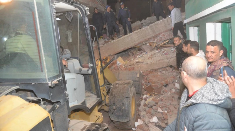 أسماء الضحايا والمصابين في حادث انهيار منزل بقرية النخيلة في أسيوط حصلت افاق عربية على أسماء الضحايا الذين لقوا مصرعهم في حادث انهيار العقار بقرية النخيلة، التابعة لمركز أبو تيج بم