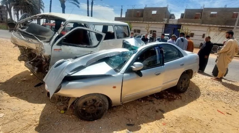 بالأسماء.. وفاة شخص وإصابة 8 في تصادم ميكروباص وملاكي بأسيوط شهد طريق أسيوط ديروط الزراعي في نطاق مركز القوصية، اليوم الخميس، حادث تصادم سيارتين ميكروباص وملاكي، ما أسفر عن وفاة شخ