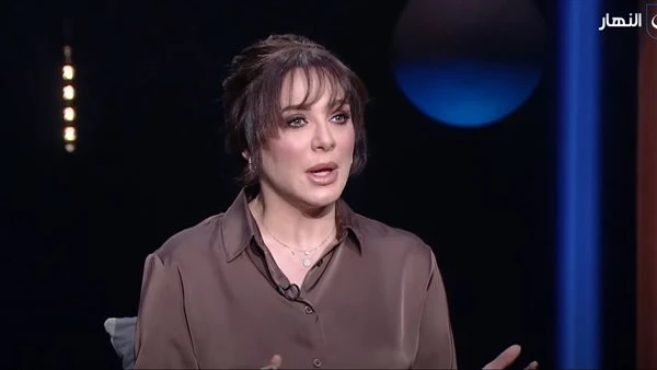 سلاف فواخرجي تتحدث عن ديانتها وتفاجئ الجميع.. وما موقفها مما يحدث في سوريا؟ سلاف فواخرجي من أشهر الممثلات السوريات في الوطن العربي حيث أنها شاركت في