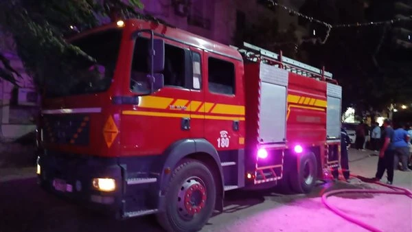 لقطات حيه الان من حريق المعامل المركزية لوزارة الصحة الدفع ب10 سيارات إطفاء وخزان مياه للسيطره علي الن،يران هل يوجد وفيات؟ شهدت منطقة وسط القاهرة صباح اليوم حريقا هائلا اندلع داخل 
